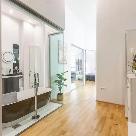 شقة Luxurious & Spacious Downtown In Liszt Ferenc Square
