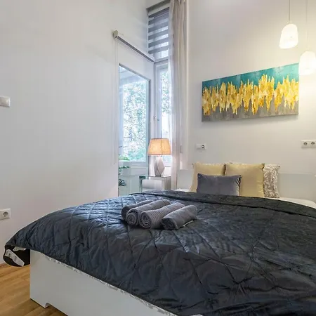 شقة Luxurious & Spacious Downtown In Liszt Ferenc Square *