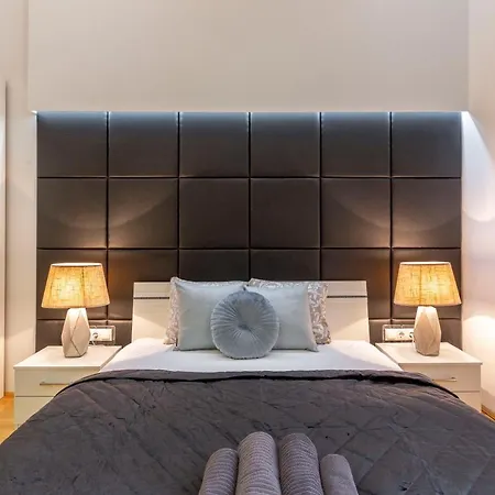 شقة Luxurious & Spacious Downtown In Liszt Ferenc Square بودابست