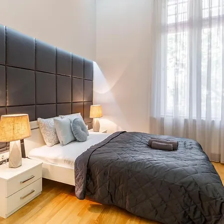 شقة Luxurious & Spacious Downtown In Liszt Ferenc Square
