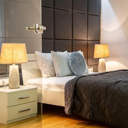 Luxurious & Spacious Downtown In Liszt Ferenc Square شقة