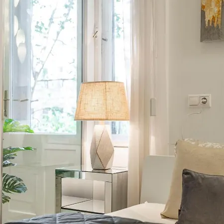 Luxurious & Spacious Downtown In Liszt Ferenc Square Budapest