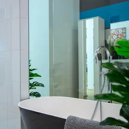 Luxurious & Spacious Downtown In Liszt Ferenc Square *