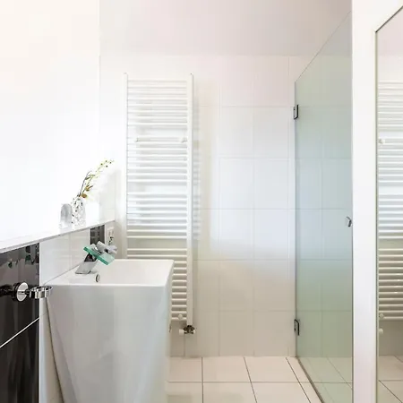 Luxurious & Spacious Downtown In Liszt Ferenc Square Appartamento Budapest